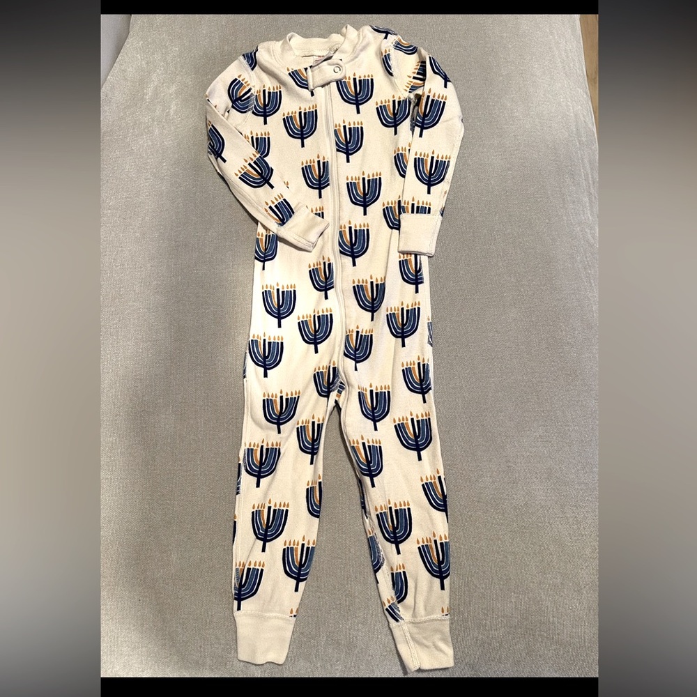 Brand new Hanukkah pajamas. 3T
